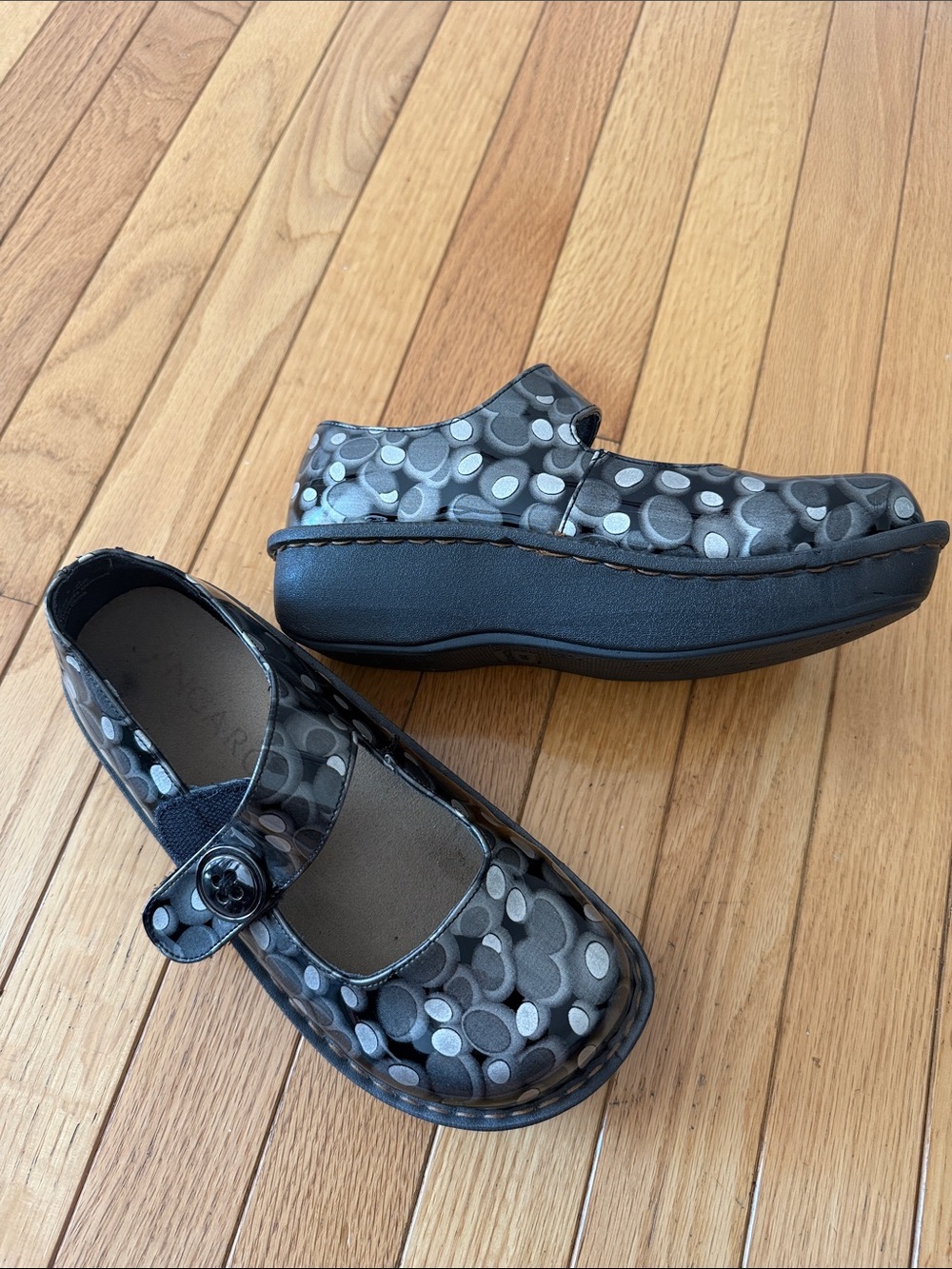 Ingaro polka dot non slip Mary Jane clogs